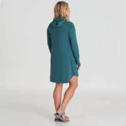 NRS Silkweight Hoodie Dress -4Corners Riversports 10112 02 Mediterranea Model Back 090121 1000x1000 51860367 f0f9 475c a30d 4526d08a5ff4