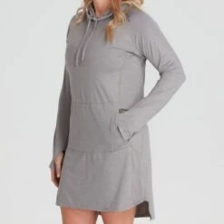 NRS Silkweight Hoodie Dress -4Corners Riversports 10112 02 Sharkskin Model FrontCrop 090121 1000x1000 60817d81 0a7d 460a 8b47 e004f3aca60b