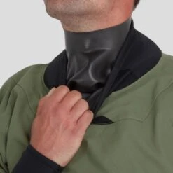 NRS Phenom GORE-TEX Pro Dry Suit - Men's (2025) -4Corners Riversports 22546 01 Olive Model NeckGasket 122023 1000x1000 4809d383 dbcb 4c9b b910 93bf52a4f589
